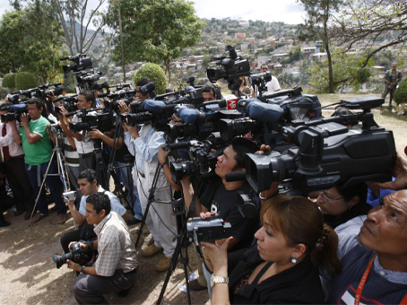 Los periodistas hondureños se las ingenian para investigar y develar casos emblemáticos de corrupción.