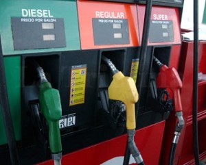 diez semanas consecutivas de aumentos en las gasolinas tienen de correr a los usuarios de vehículos.