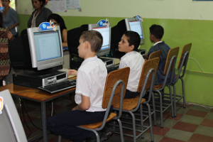 El Internet Gratis de Tigo beneficiará a 600 alumnos de la escuela Esteban Mendoza.