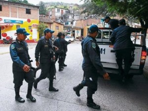 La sociedad hondureña continúa exigiendo la prometida depuración  policial.