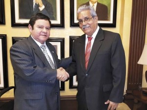 Jorge Rivera Avilés  junto a Ricardo Rodríguez quien será presidente de la Junta Nominadora.