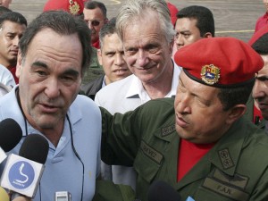 Oliver Stone junto al lider venezolano Hugo Chavez durante el rodaje de "Chavez mi amigo"