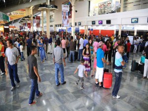 El Aeropuerto Ramón Villeda Morales en San Pedro Sula, recibe un gran numero de hondureños en esta temporada.
