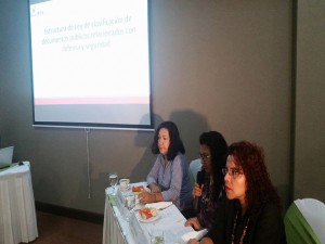 Las panelistas, Ana Ortega (presidenta de C-Libre; Reina Rivera, defensora de DD.HH. y Claudia Mendoza (Vicepresidenta de C-Libre).