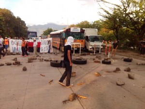 La carretera de Tegucigalpa hacia San Pedro Sula esta bloqueada en varios tramos.