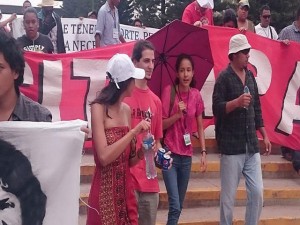 Berta Cáceres Zúniga en la marcha de este día con la gente del encuentro internacional "Berta Cáceres Vive"