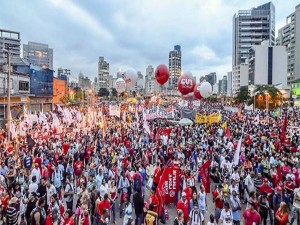 Las manifestaciones en apoyo a Dilma Rousseff son gigantescas en todas las ciudades brasileiras