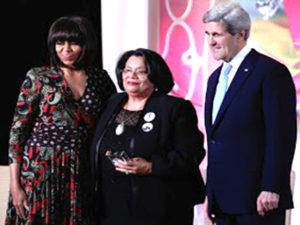 Julieta Castellanos aparece junto a Michelle Obama y el subsecretario de Estado John Kerry