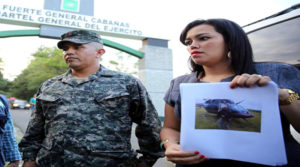 El capitán, Santos Orellana y su esposa Jennifer Bonilla, anunciaron que pedirán la protección del Comité de Familiares de Deetnidos-Desaparecidos de Honduras (Cofadeh) porque no creen en las instituciones del Estado.