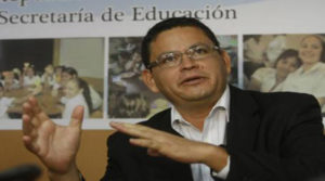 Marlon Escoto, titular de la Secretaría de Educación
