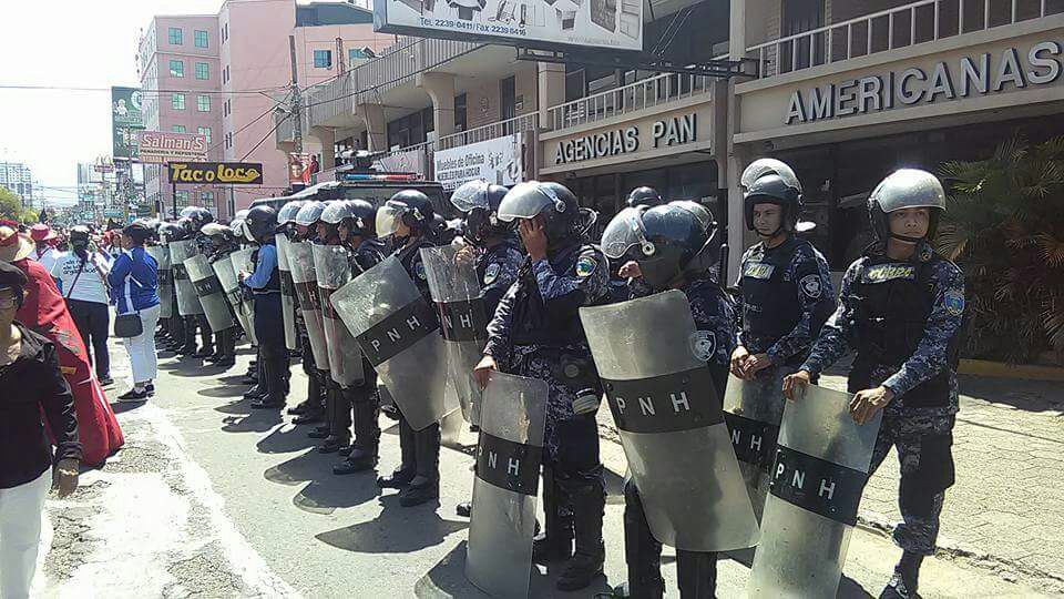 policía hondureña
