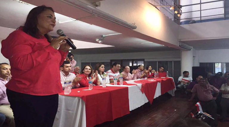 Luis Zelaya, Gabriela Núñez