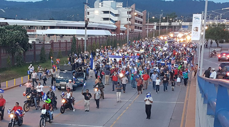 Antorchas contra la reelección