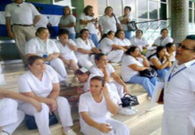 Enfermeras auxiliares renuncian por no contar con equipo de bioseguridad