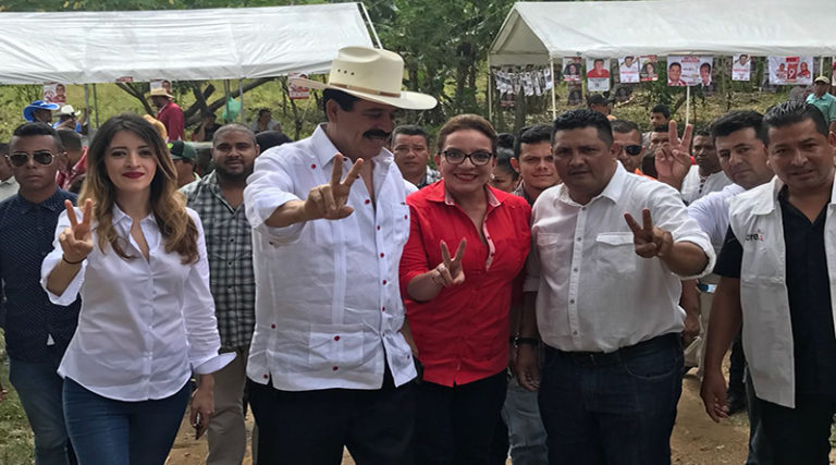 Mel Zeñaya y Xiomara Castro