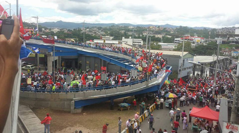 masiva movilización contra la reelección