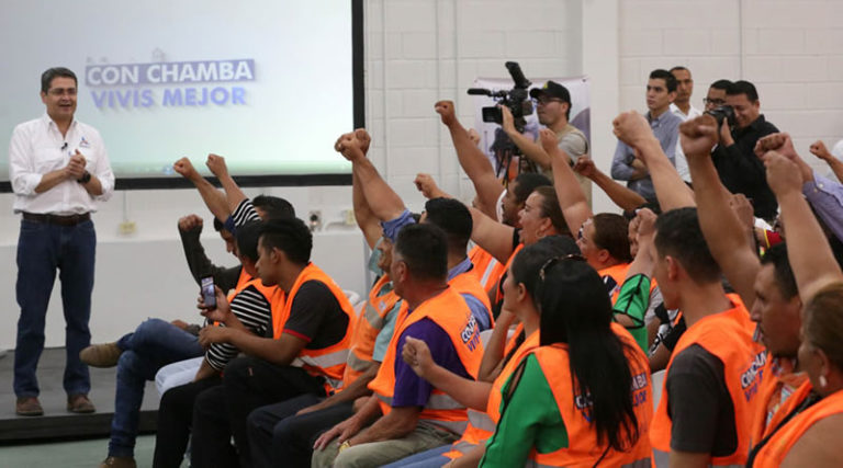 Empleados de “Con Chamba Vivís Mejor”