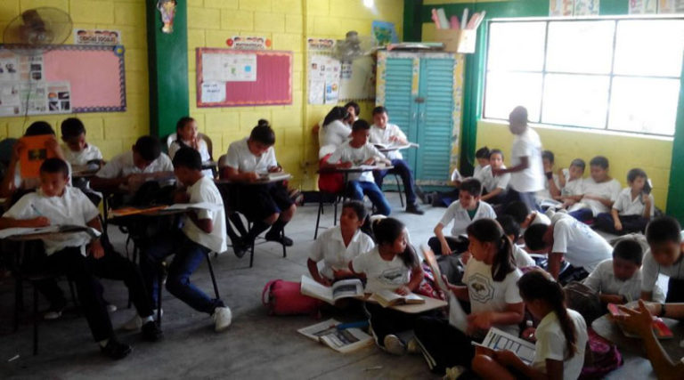 seguridad de docentes por pandillas en Honduras