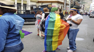 Migrantes LGBTIQ+ huyen de la inseguridad