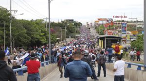 Urge el cambio político