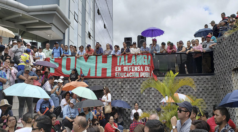 Magisterio vuelve a exigir
