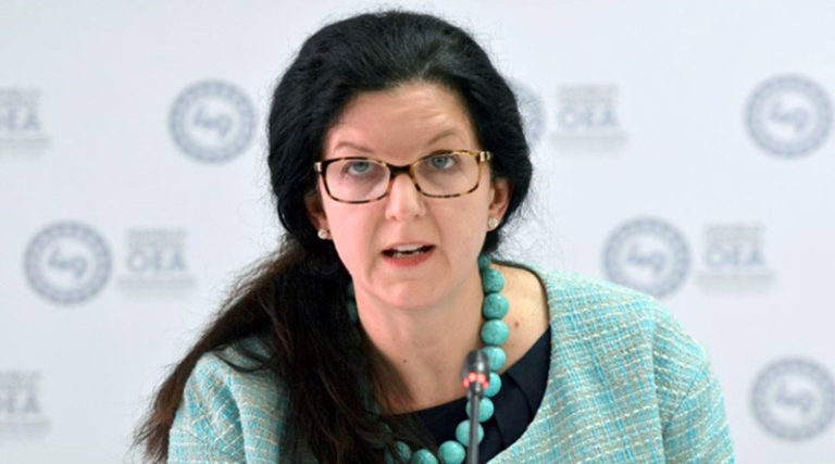 Renuncia principal diplomática