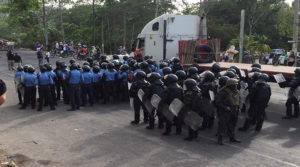 Desmilitarización y retiro de agentes policiales