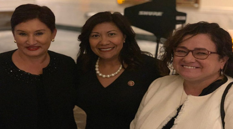 Norma Torres gana premio