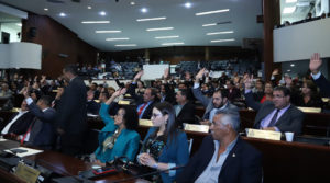 aprobación masiva de leyes ante cierre de gobierno