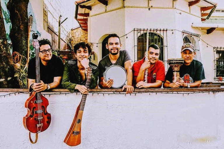 Franco Lagos vuelve sobre la tierra