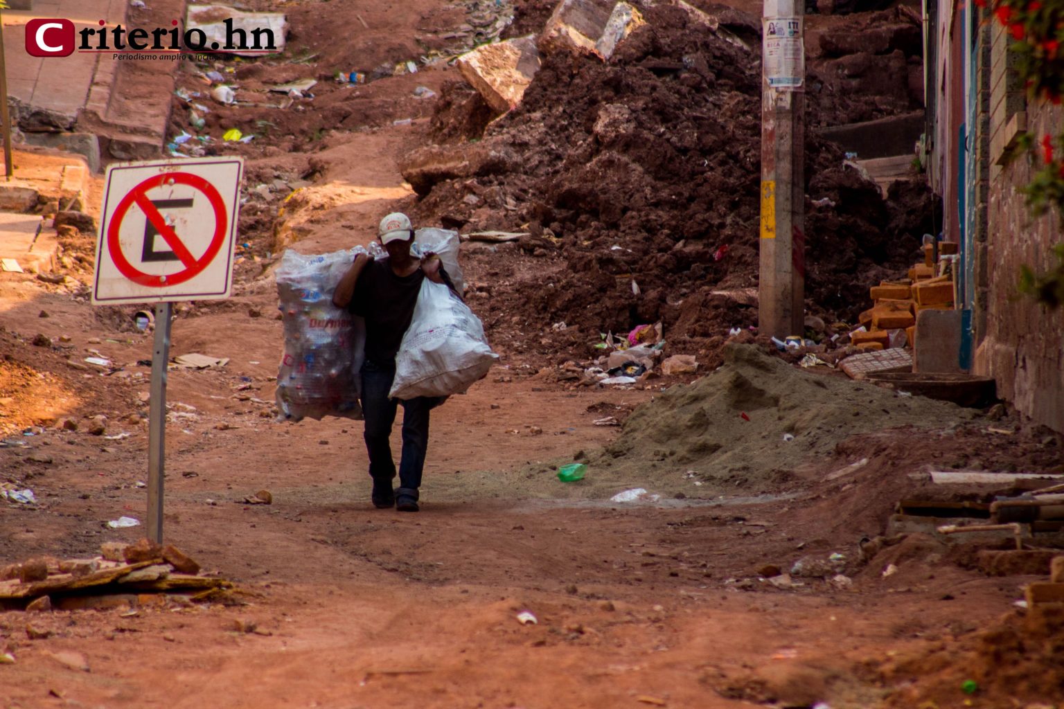 Pobreza en Honduras aumentó a 70 debido a la pandemia y los huracanes UNAH » Criterio.hn Pobreza en Honduras aumentó a 70 debido a la pandemia y los huracanes UNAH » Criterio.hn