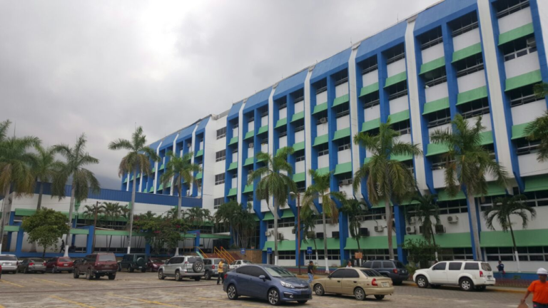 médicos residentes del Mario Catarino Rivas se retiran