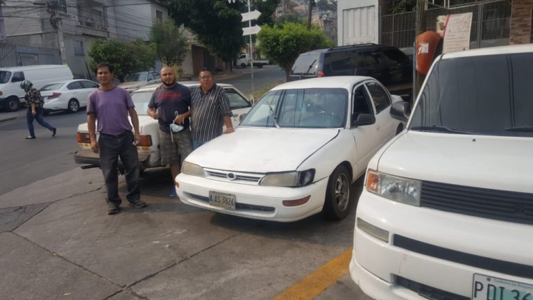 Taxistas anuncian nuevo paro