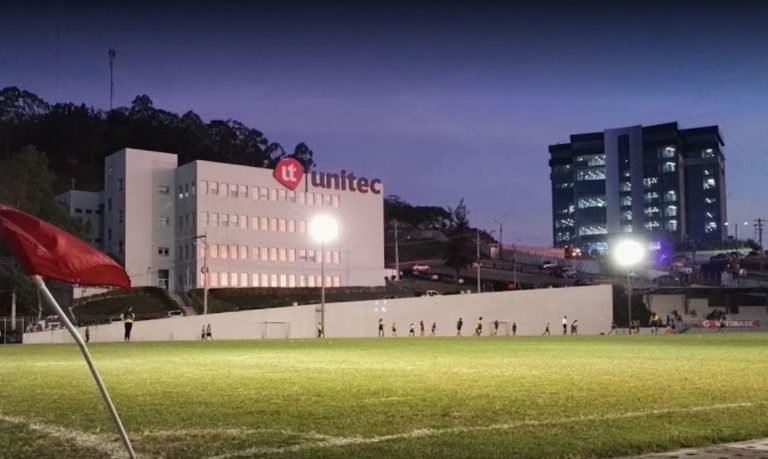 Unitec cobra exagerada tarifa