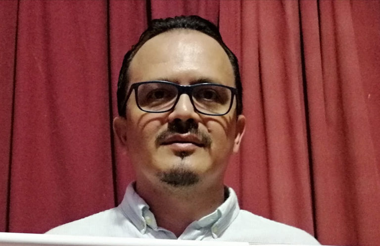 Maestros siguen exigiendo su salario