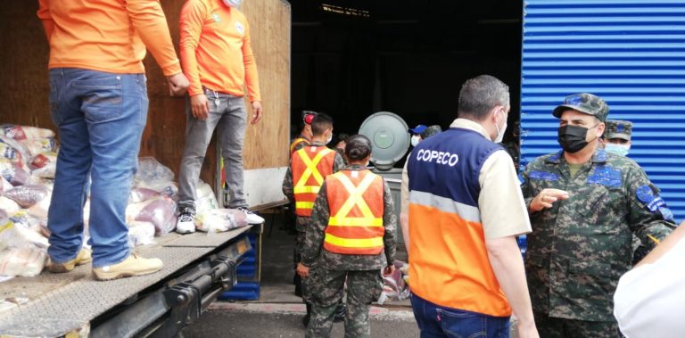 Mientras entra Huracán Eta