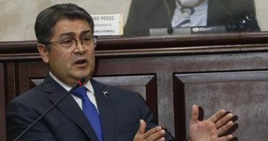 Presidente de Honduras asegura que no es narco en comparecencia ante el Congreso