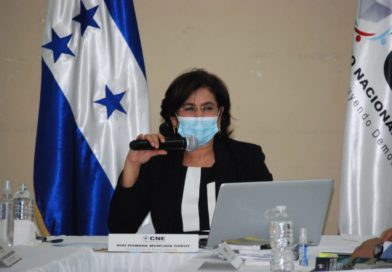 «Se está fraguando una trama contra la transparencia de las elecciones»: Rixi Moncada