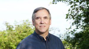 Senador demócrata recomienda a Hernández