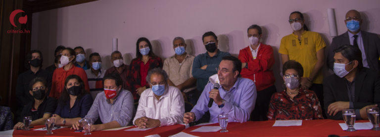 exigen al CNE revertir fraude