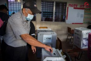 elecciones combaten reproducen corrupción