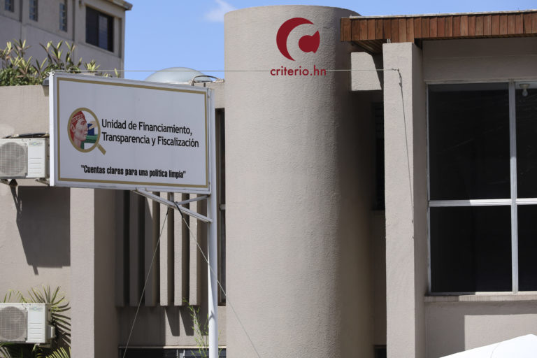 política limpia sigue quedando en papel