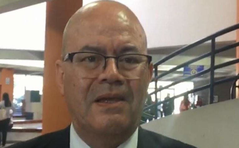 Microbiólogos anuncian paro