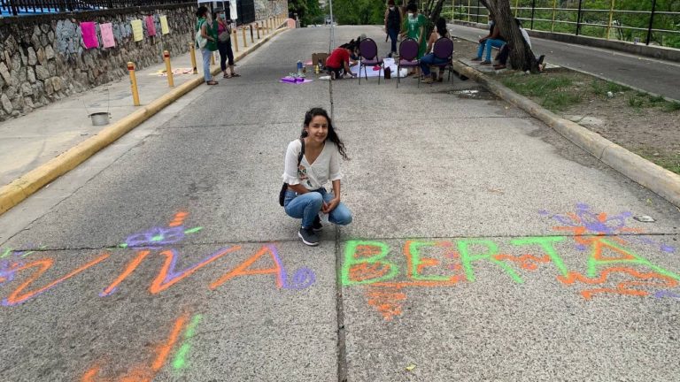 hija de Berta Cáceres