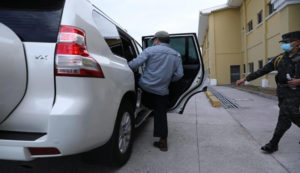 gastar 70 0 millones en vehículos