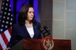 Kamala Harris pide a inmigrantes