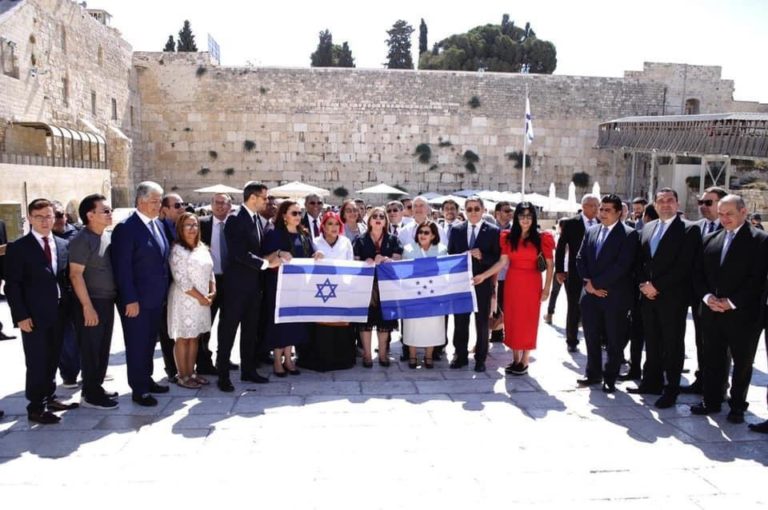 Despilfarro de fondos dejará viaje