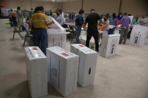 Recuento voto por voto en más de 4,300 urnas