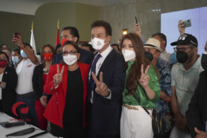 Libre y la transición política pactada