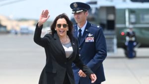 Kamala Harris deja Honduras